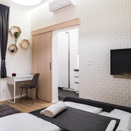 Stunning Studio Apartment Budapest Luaran gambar