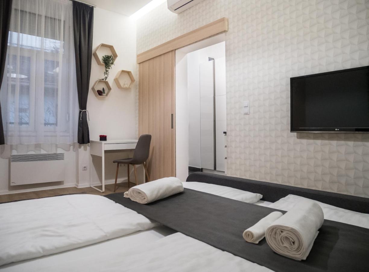 Stunning Studio Apartment Budapest Luaran gambar