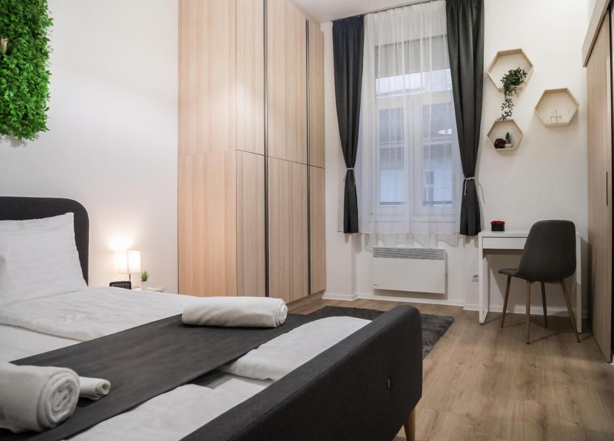 Stunning Studio Apartment Budapest Luaran gambar